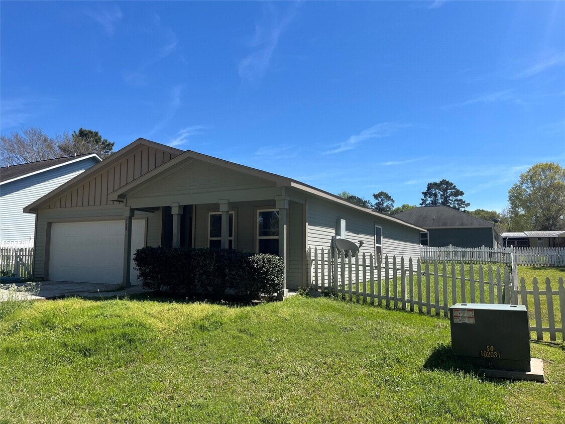 Building Photo - 339 Red Clover