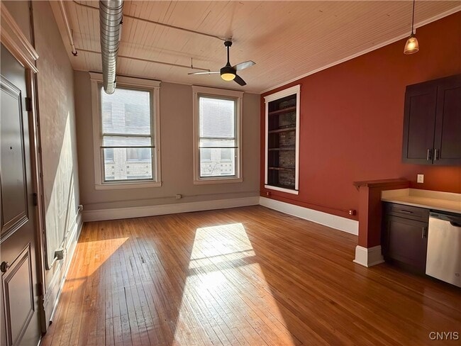 Foto del edificio - 205 E Jefferson St