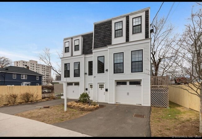 Building Photo - 38 W Washington Ave