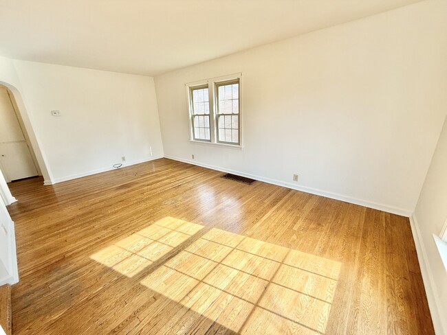 Foto del edificio - 824 Bellflower Ave NW