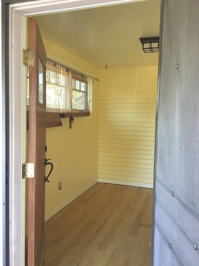 Foto del edificio - Charming 2 bedroom 1 Bath Close to Midtown!
