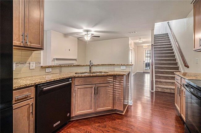 Building Photo - 5004 Longview Walk