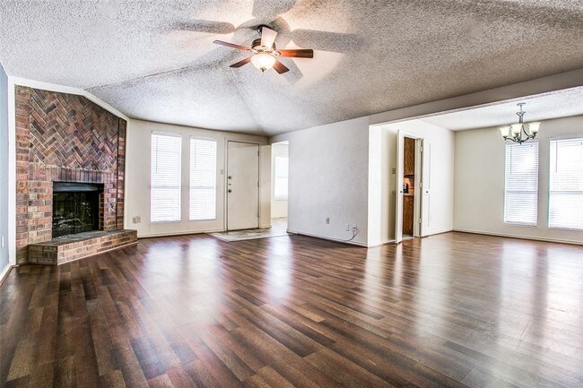 Foto del edificio - 3204 Foxboro Dr