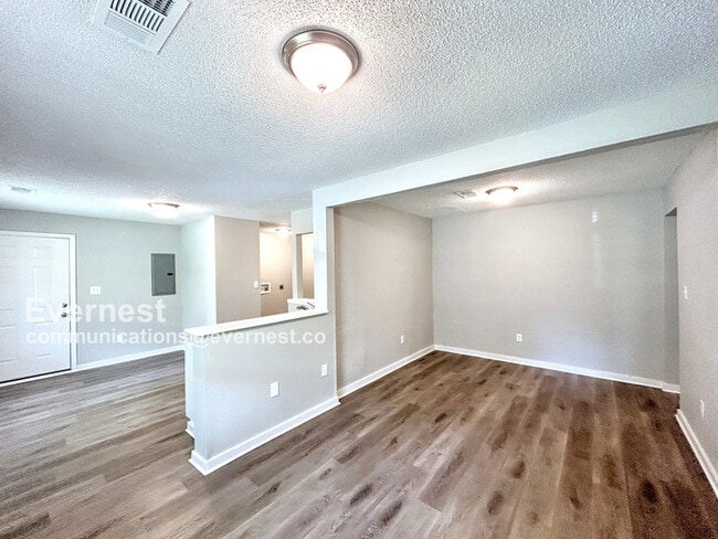 Building Photo - 3727 Kerwin Dr