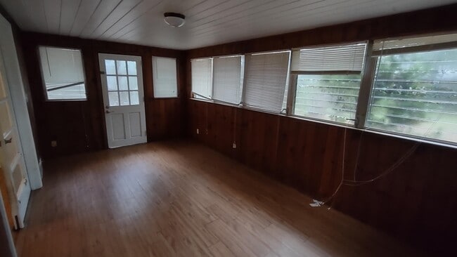 Building Photo - 2113 Monticello Dr