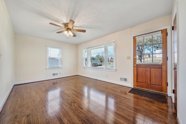 Photo - 4310 Tyree Rd NW House