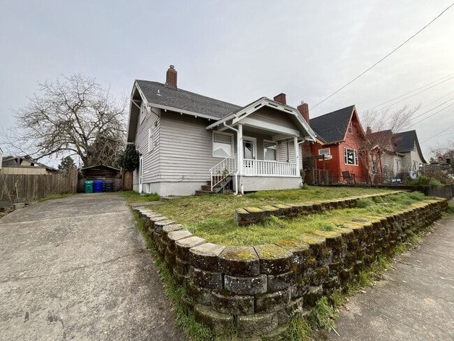 Building Photo - Charming 3-Bed Home with Vaulted Ceilings, Expansive Yard & Private Outdoor Space