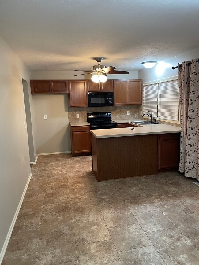 Building Photo - 4834 S 93rd Ave