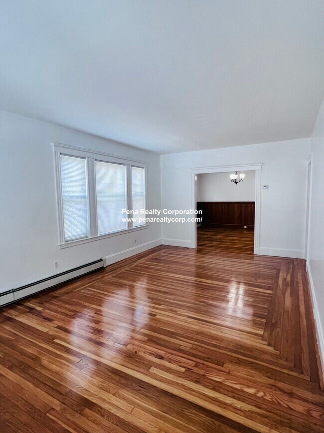 Building Photo - 146 Tremont St