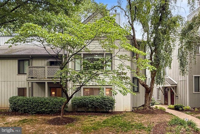 Building Photo - 2251 Hunters Run Dr