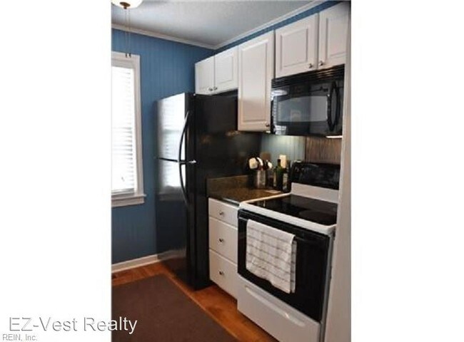 Building Photo - 3 br, 2 bath House - 614 Hudson Terrace