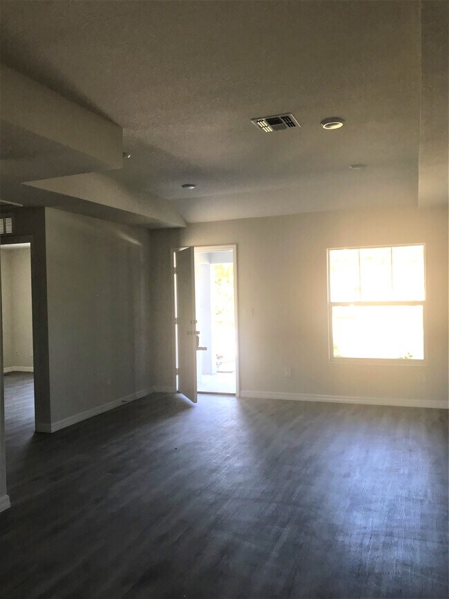 Foto del edificio - Brand New 2BR/2BA Duplex for Rent!