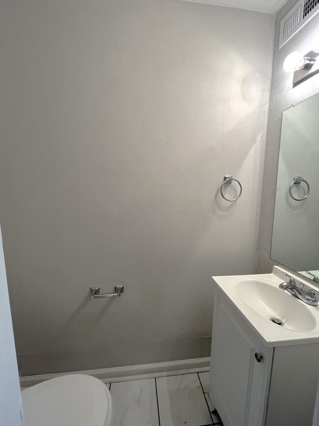 Foto del edificio - 2 Bedroom Home Minutes from Downtown!