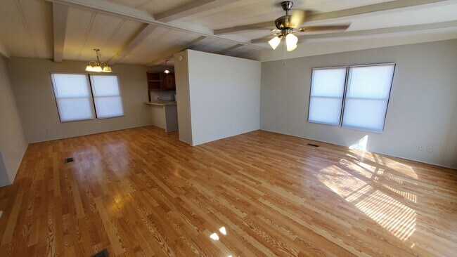 Building Photo - 14001 I H 27