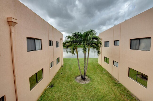 Building Photo - 15108 Ashland Dr