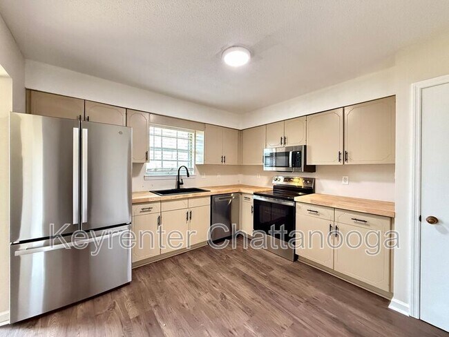 Foto del edificio - 8225 Cavan Cir