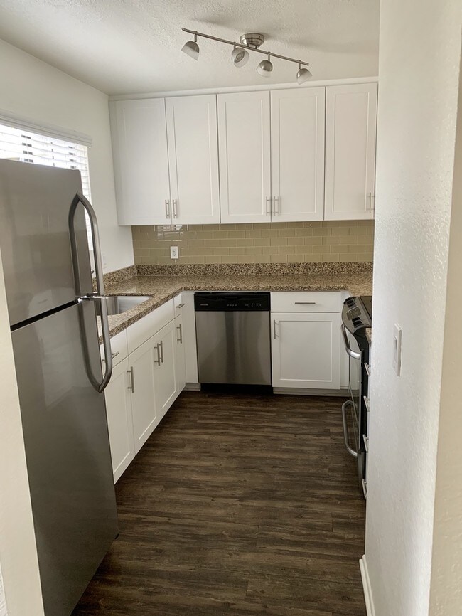 Building Photo - Spacious Condominium with Ocean View
