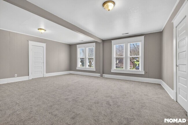 Foto del edificio - 235 E Monmouth St