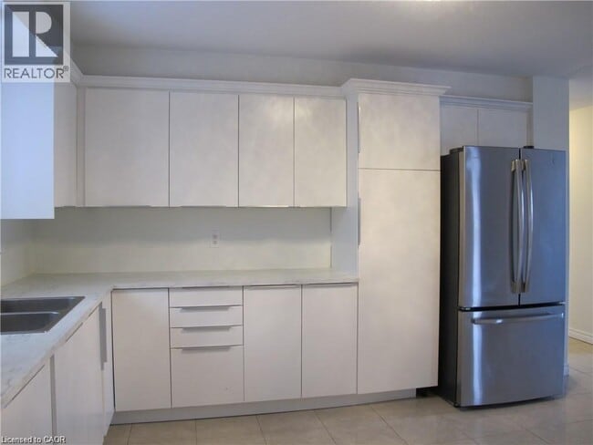 Building Photo - 3 Lancer Ct