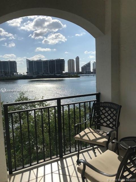 Foto del edificio - 3255 NE 184th St