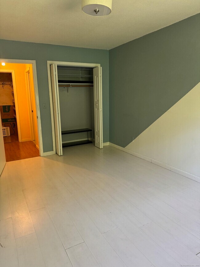 25 Donna Dr Unit C5, New Haven, CT 06513 Condo for Rent in New Haven