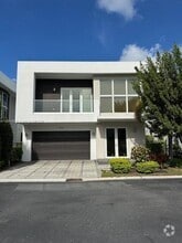 Building Photo - 7515 NW 97th Ct