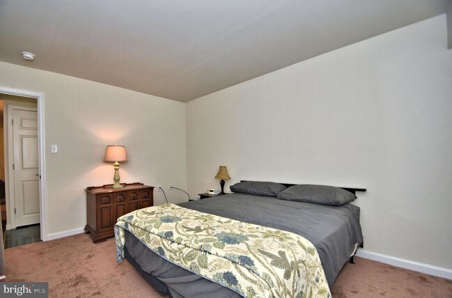 Building Photo - 209 Meadowview Ln