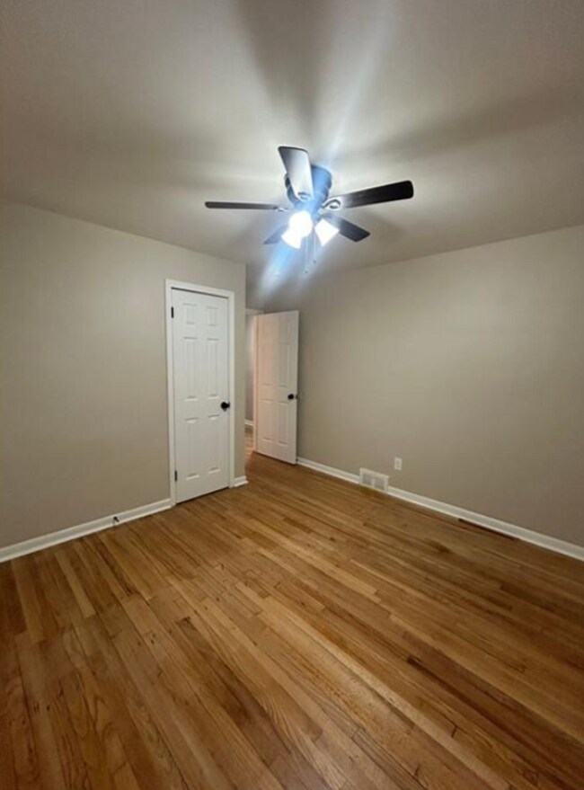 Foto del edificio - Freshly Renovated Single Family Home In De...