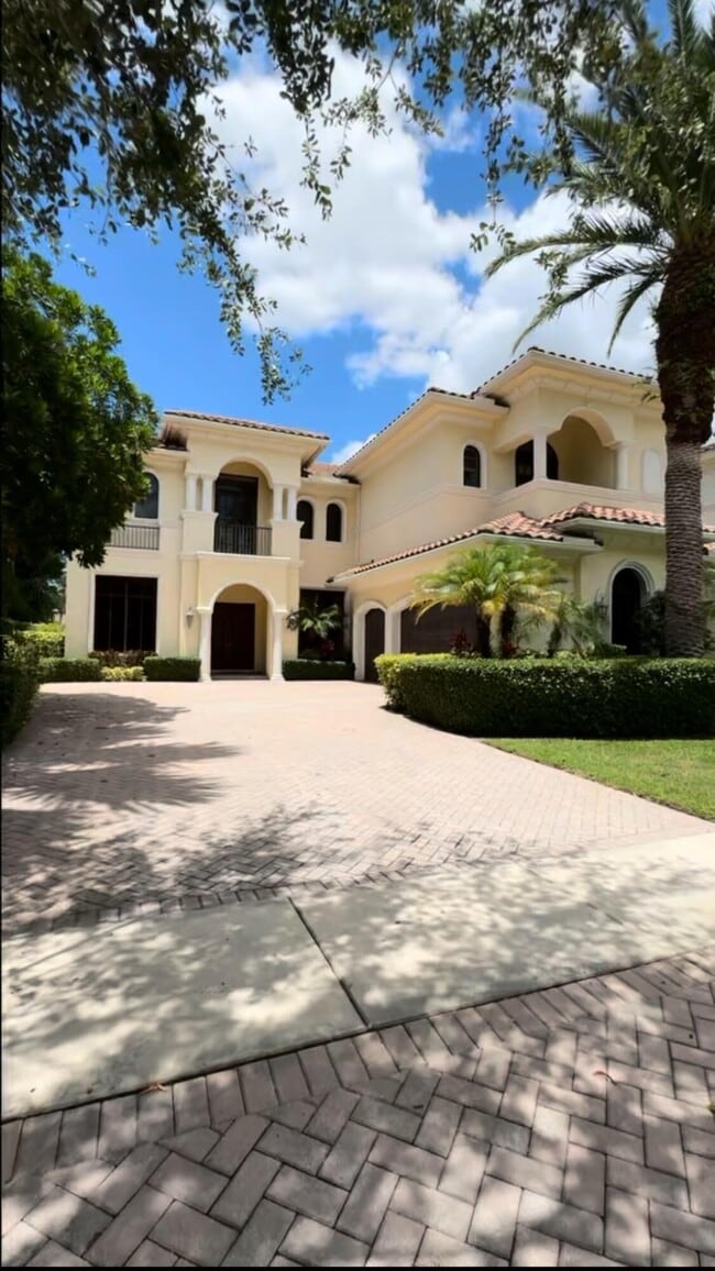Building Photo - 9407 Bridgebrook Dr