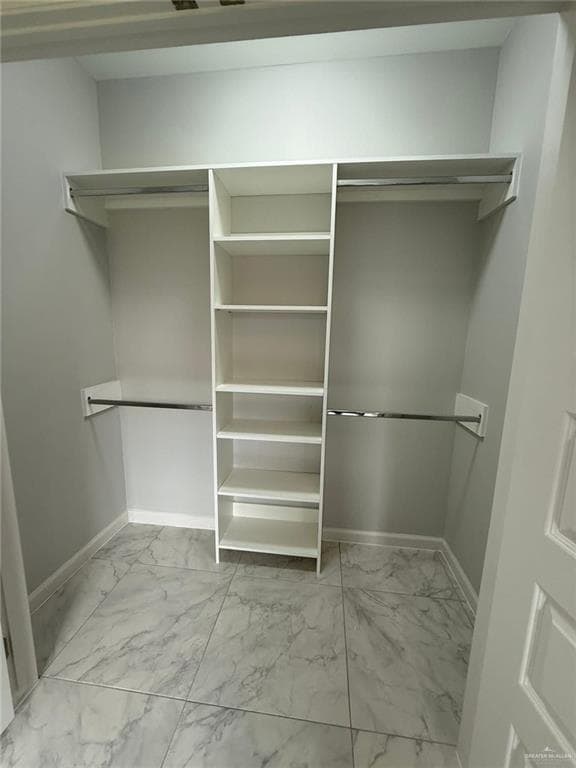 Foto del edificio - 9 E 8th St