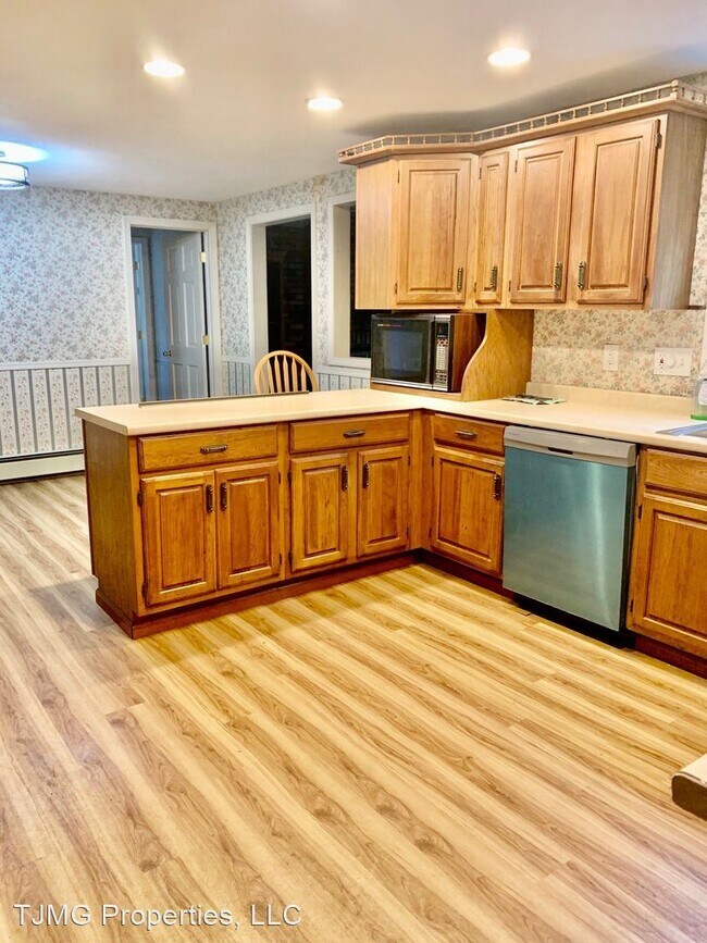 Building Photo - 4 br, 2.5 bath House - 4381 Barford Rd