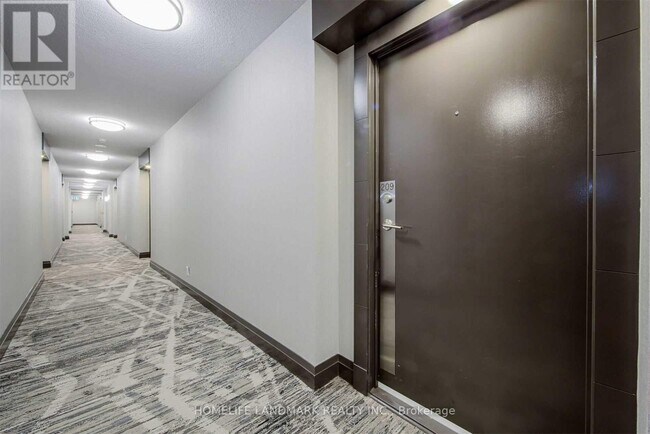 Photo du bâtiment - 55 S Town Centre Blvd