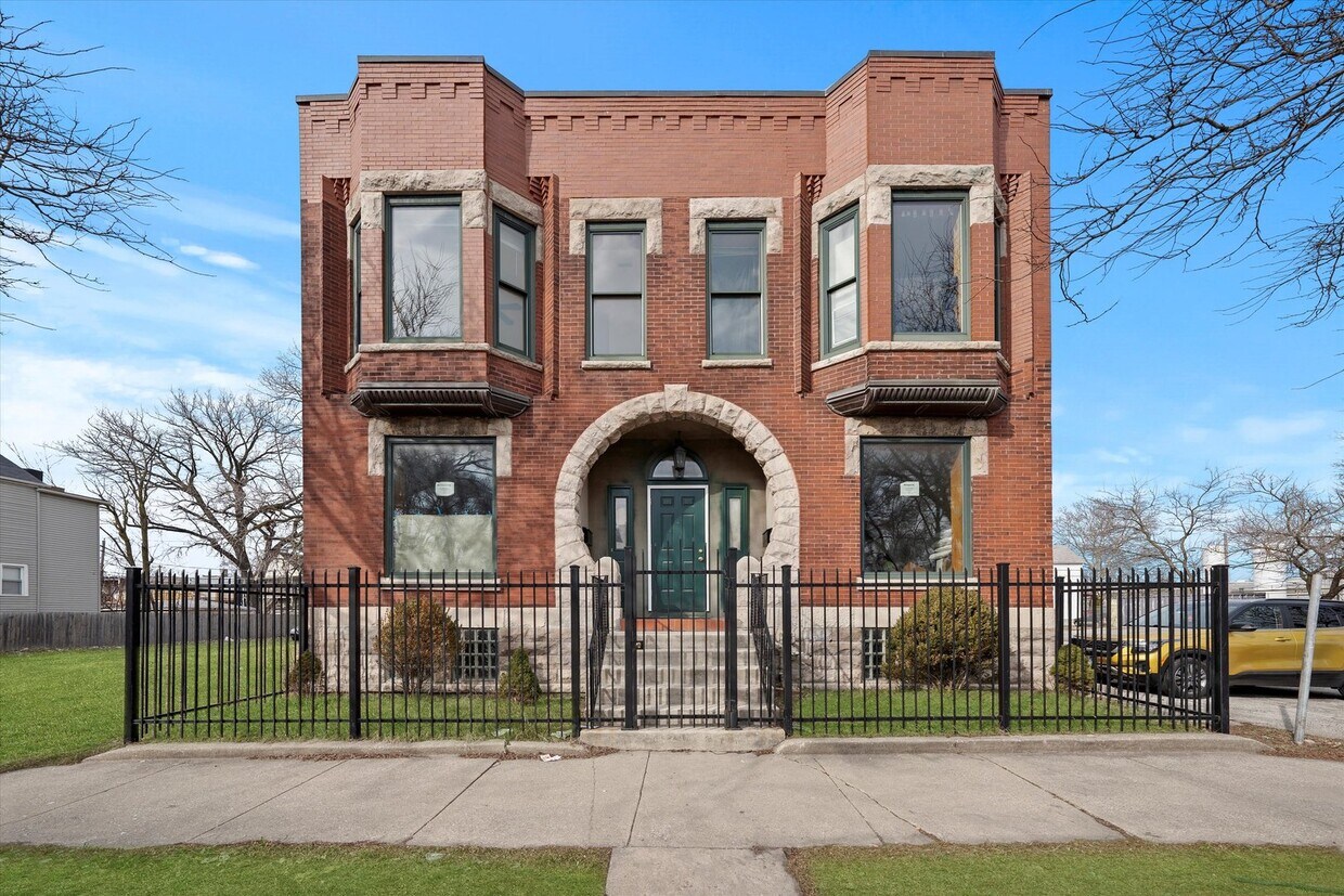 Foto principal - 716 W 51st St