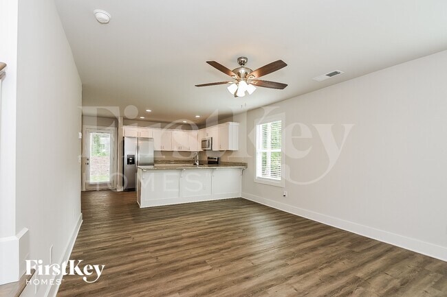 Foto del edificio - 6955 Overton Cir