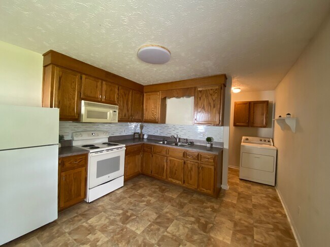 Foto del edificio - 5574 Heather St