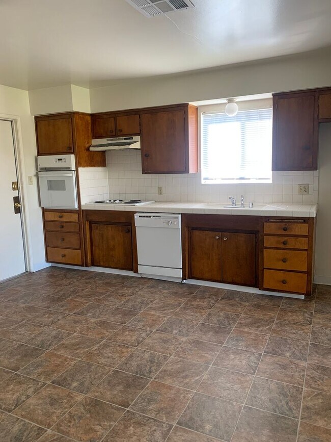 Foto del edificio - 5913 Akers Rd