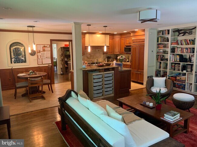 Foto del edificio - 4118 Woodbine St