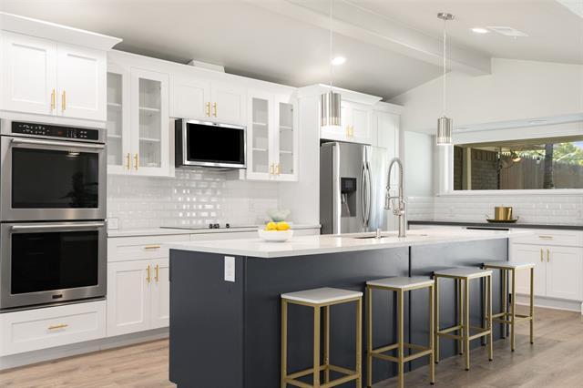 Foto del edificio - 6350 Glennox Ln