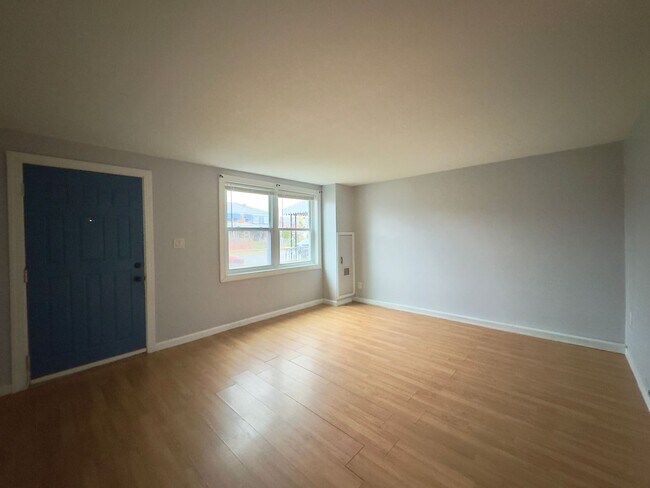 Foto del edificio - Charming 2 Bedroom/1 Bathroom Townhome in Dundalk, MD!