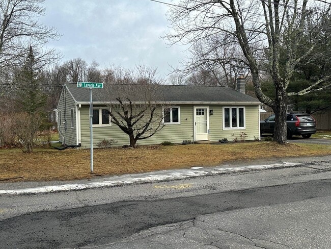 Building Photo - 2 Laperle Ave