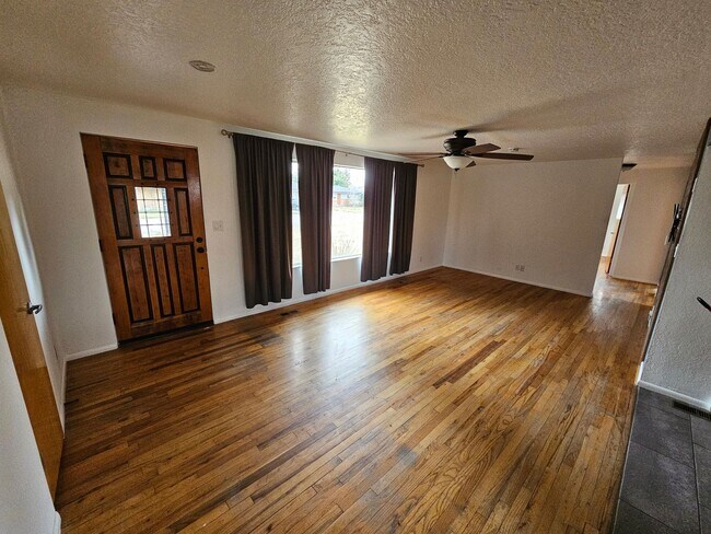 Building Photo - Cute 3 bedroom near Winstead Park!