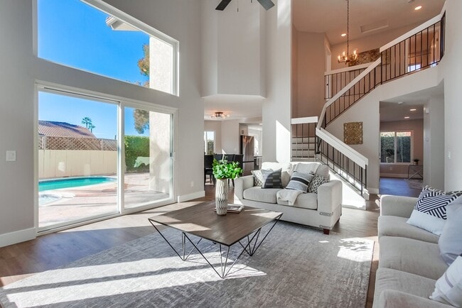 Building Photo - 1278 Avenida Miguel