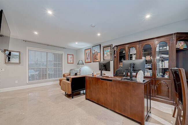 Foto del edificio - 1860 White Oak Dr