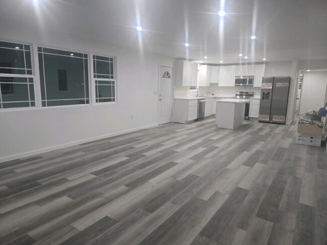 Foto del edificio - 739 NW Palm Dr