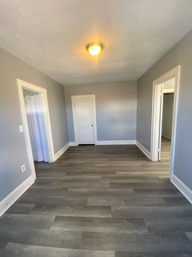 Building Photo - 3834 Glenway Ave