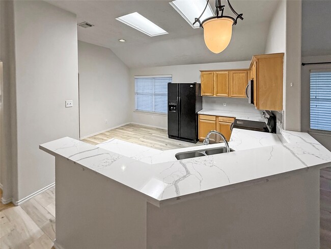 Building Photo - 15335 Sienna Oak Dr