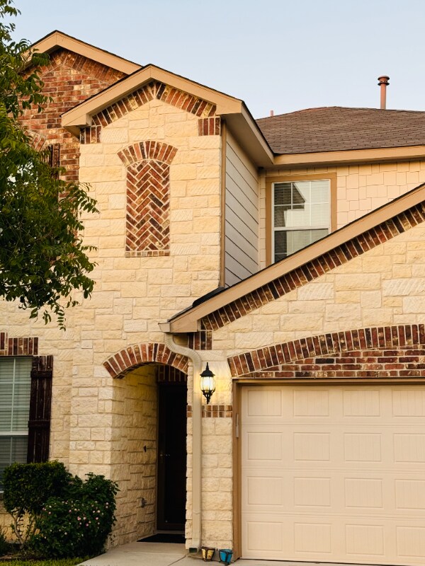 Building Photo - 3218 Comal Springs