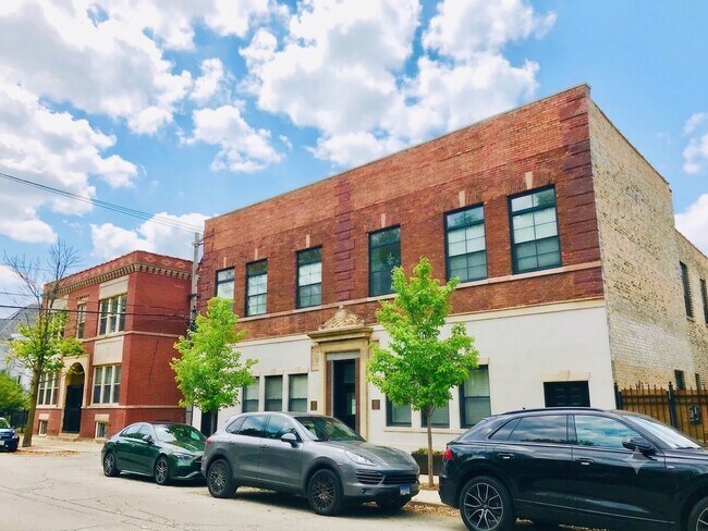 Foto del edificio - 1614 W Leland Ave
