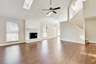 Building Photo - 13830 Hollowgreen Dr