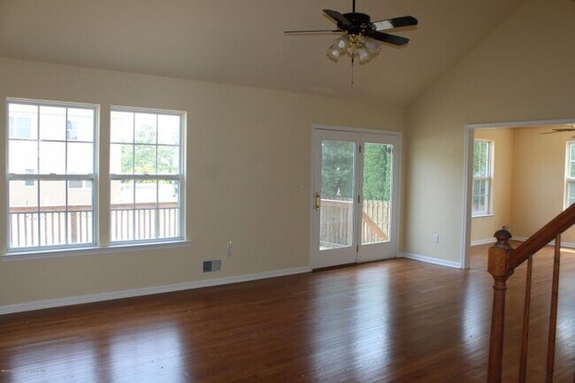 Foto del edificio - 1529 Windward Ave